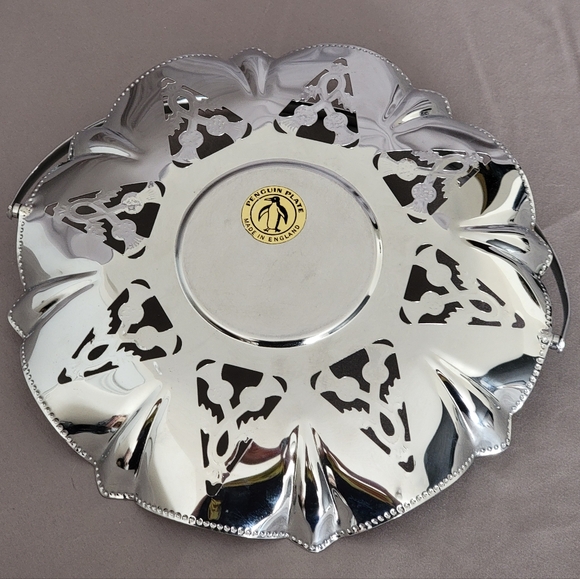 Vintage Tea Time Serving Basket by Penguin Plate - Picture 3 of 4